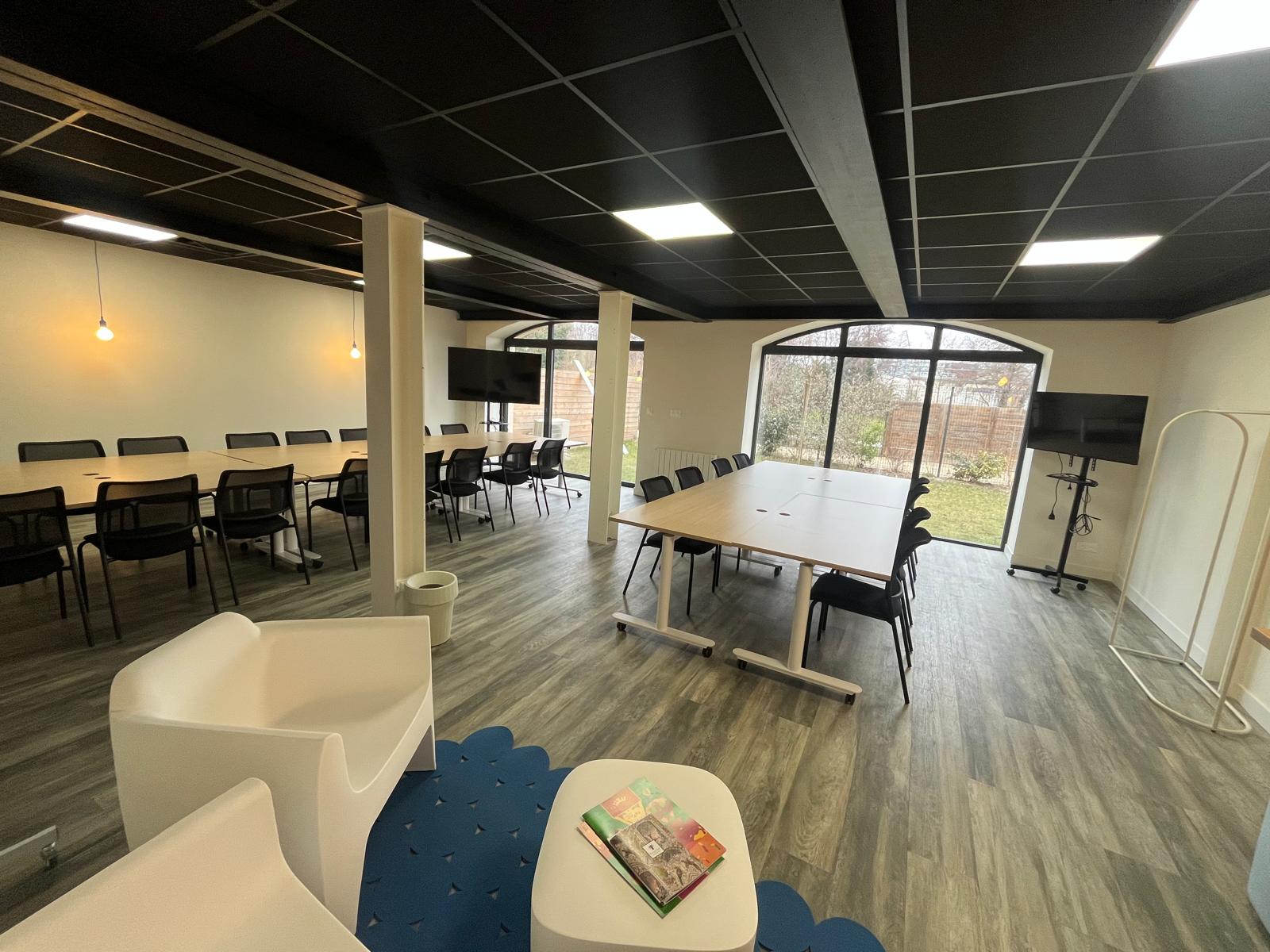 SALLE DE REUNION Roanne - Maison Ose&Vous